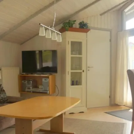 5 Personen Mit Sauna, Kanu Und Herrlichem Seeblick In