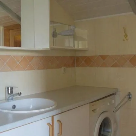 5 Personen Mit Sauna, Kanu Und Herrlichem Seeblick In *
