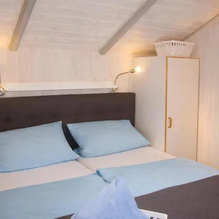 5 Personen Mit Sauna, Kanu Und Herrlichem Seeblick In Оттерндорф