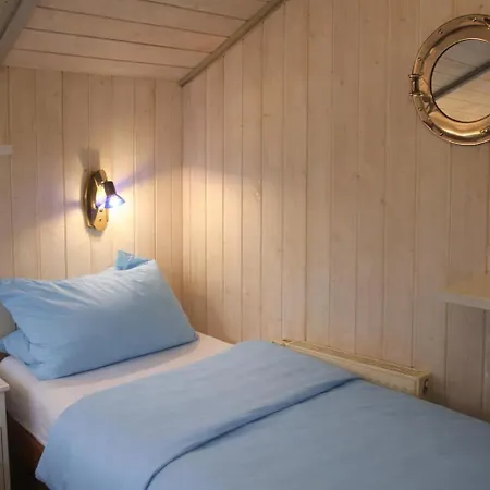 5 Personen Mit Sauna, Kanu Und Herrlichem Seeblick In Дом отдыха