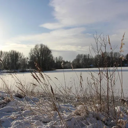 5 Personen Mit Sauna, Kanu Und Herrlichem Seeblick In