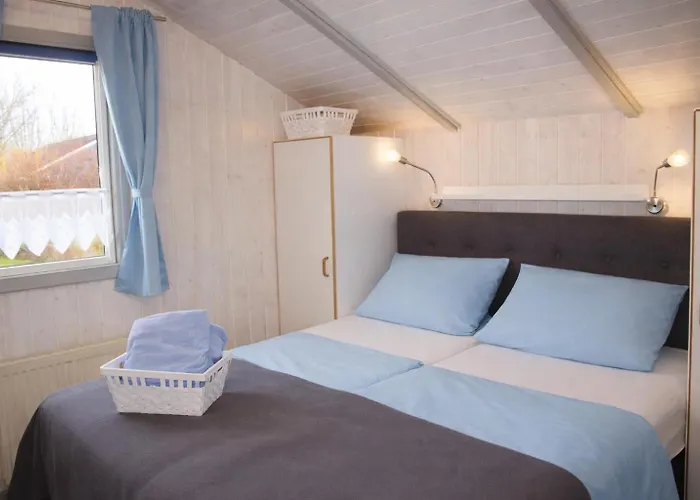 5 Personen Mit Sauna, Kanu Und Herrlichem Seeblick In