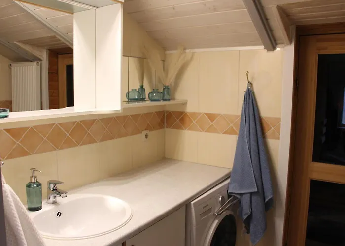 5 Personen Mit Sauna, Kanu Und Herrlichem Seeblick In *