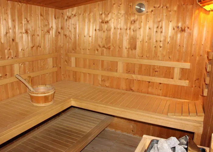 5 Personen Mit Sauna, Kanu Und Herrlichem Seeblick In Otterndorf